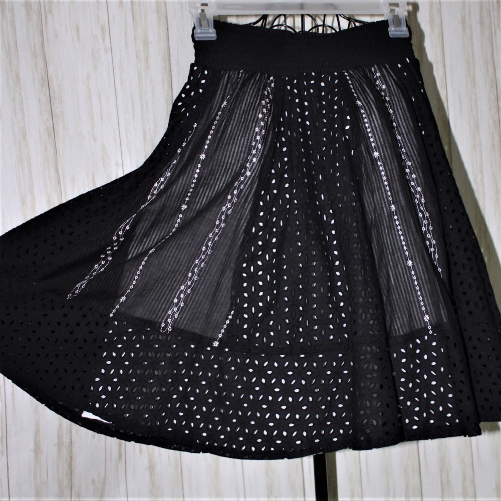 Joe Benbasset Full Black Eyelet Skirt wWhite Liner